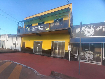 Casa comercial no Universit�rio